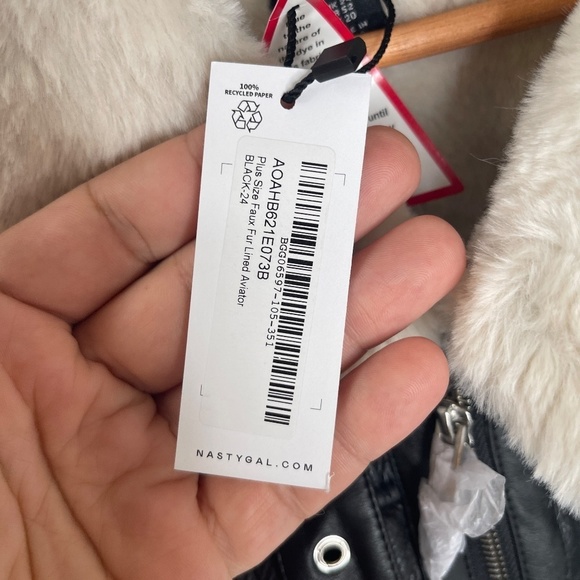 NWT Nasty Gal Women's Faux Fur/vegan leather Black Bomber Jacket Size 24 - Picture 3 of 11